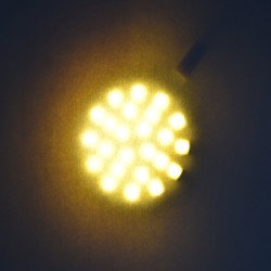 Lampe LED 12V 6 W blanc doux derrière une feuille de papier